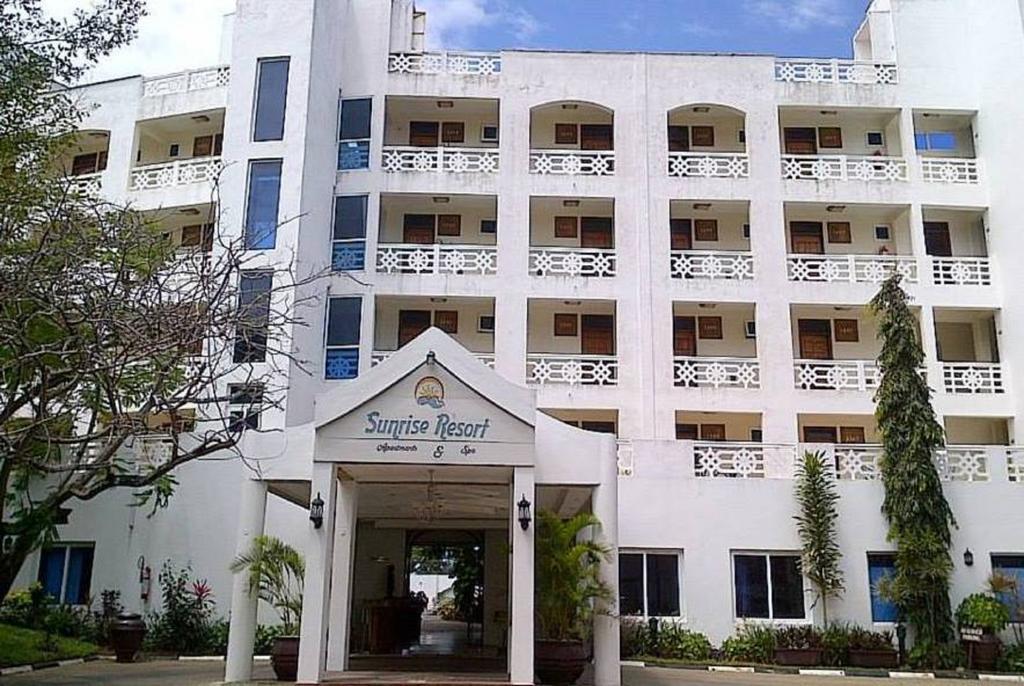 Sunrise Apartment Resort & Spa Момбаса Екстериор снимка
